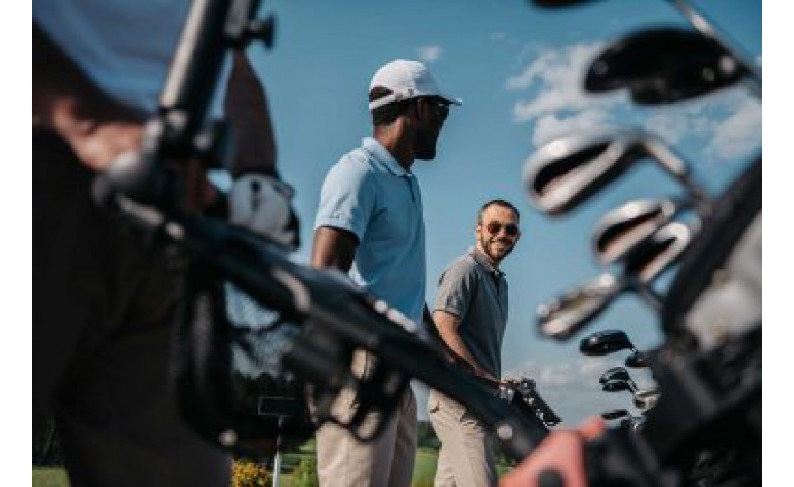 Swing into Savings : Discover the Benefits of Shopping at a Second-Hand Golf Shop